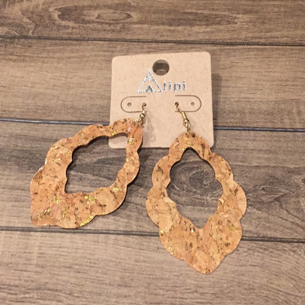 Scalloped Oval Cork Earrings